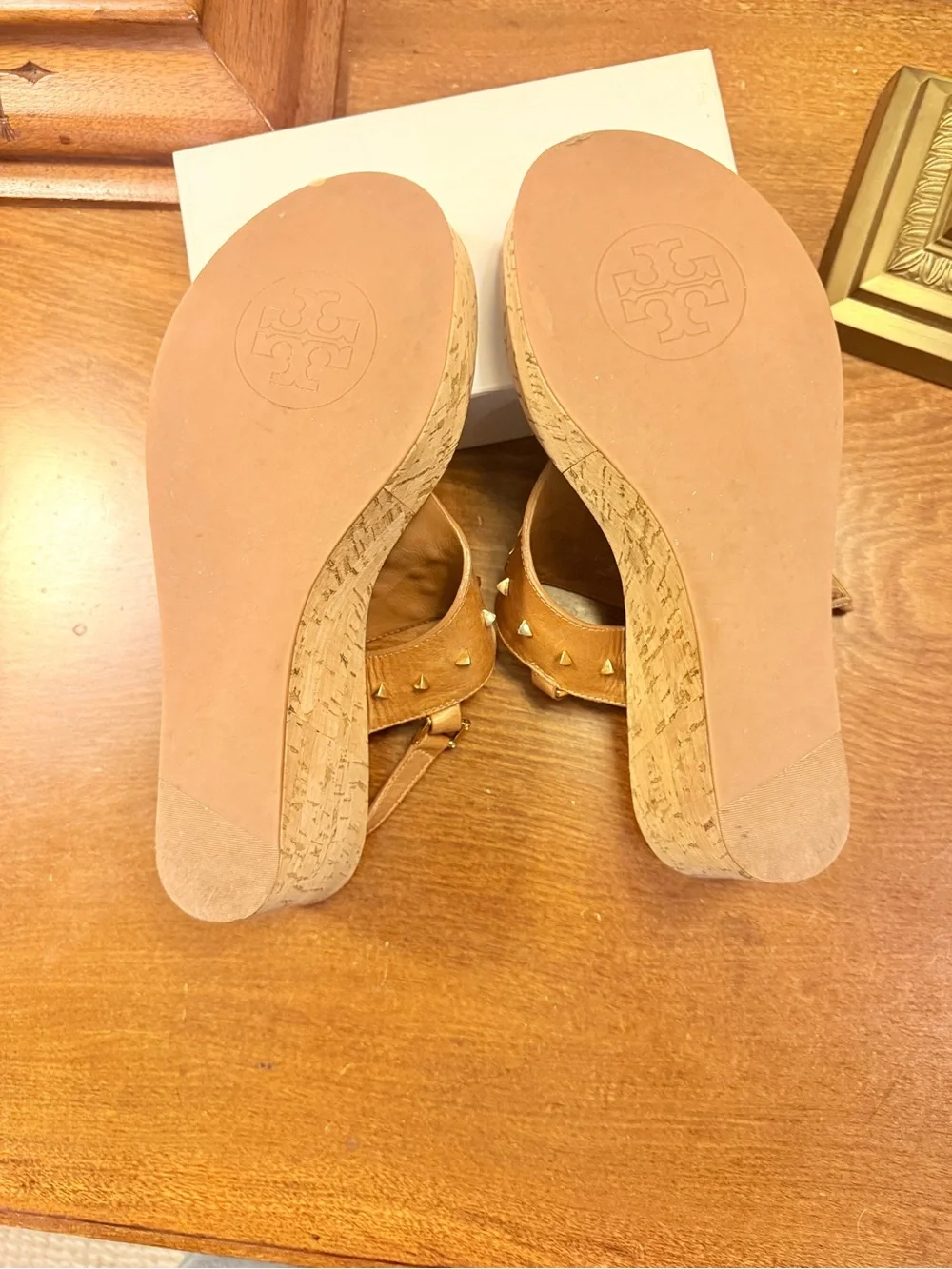 Tory Burch Cognac Leather Platform Cork Wedge Thong Sandals Gold Studs Size 10.5